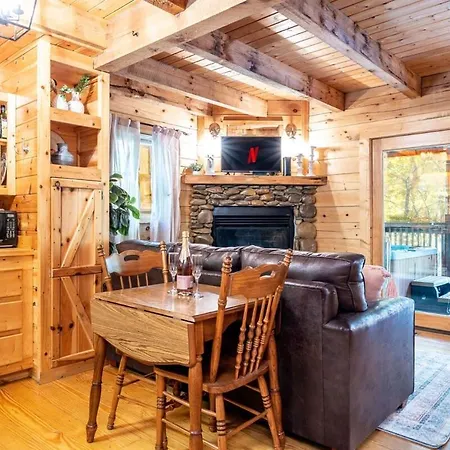 Villa Quaint & Secluded Near Dollywood With Bbq&Hot Tub Pigeon Forge Exterior foto