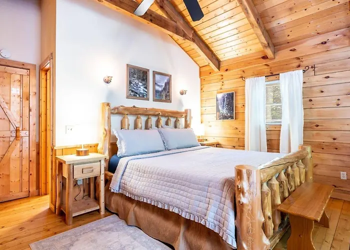 Quaint & Secluded Near Dollywood With Bbq&Hot Tub