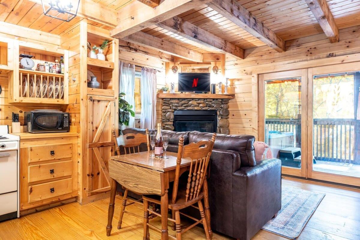 Quaint & Secluded Near Dollywood With Bbq&hot Tub Holiday home
