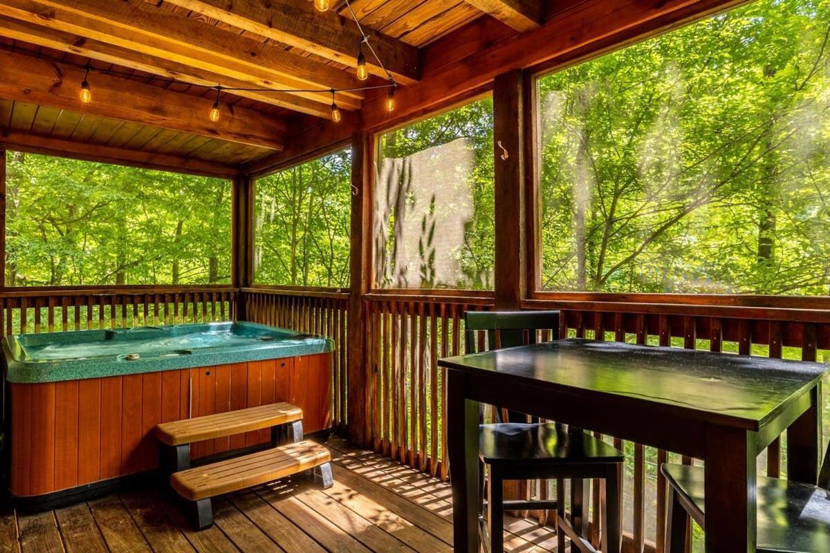Holiday home Quaint & Secluded Near Dollywood With Bbq&hot Tub *