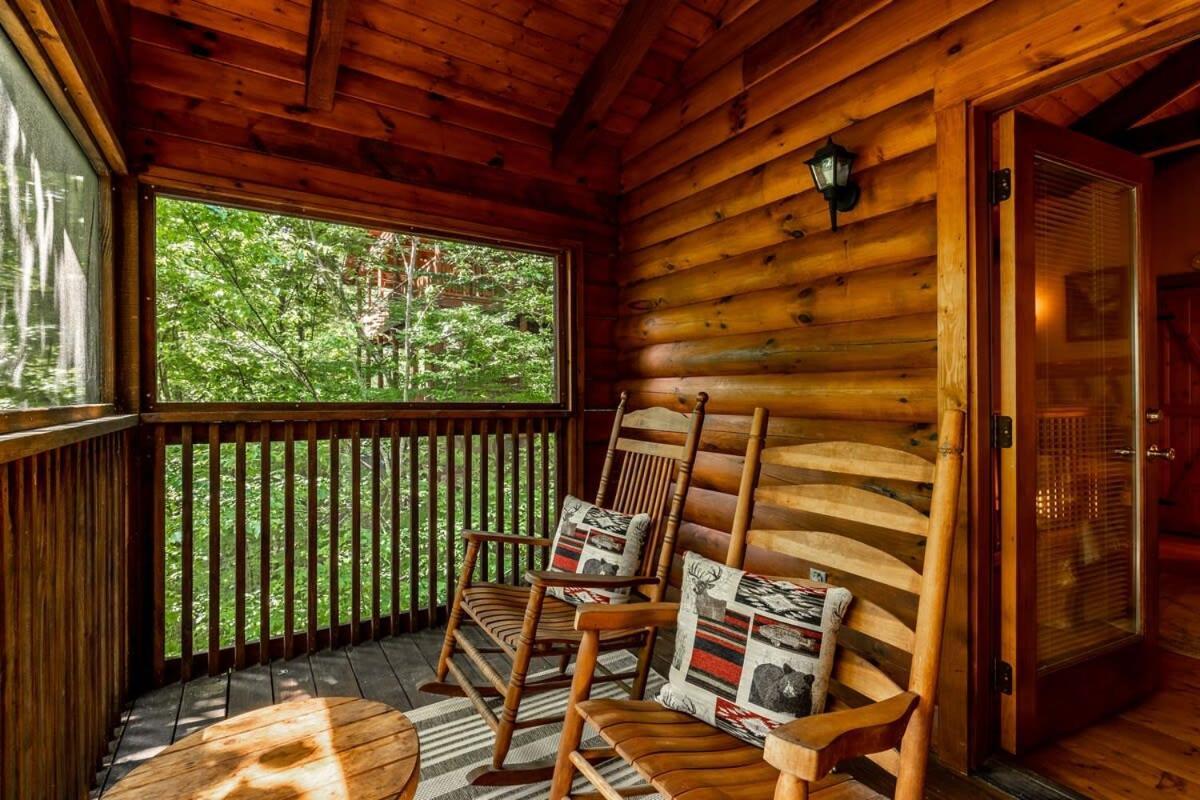 Quaint & Secluded Near Dollywood With Bbq&hot Tub *